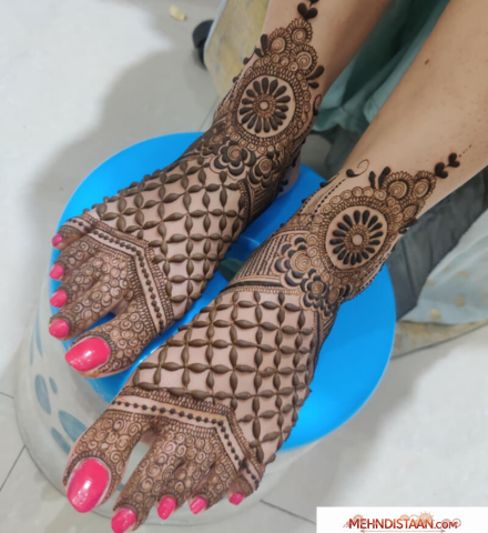 Arabic Leg Mehndi Design