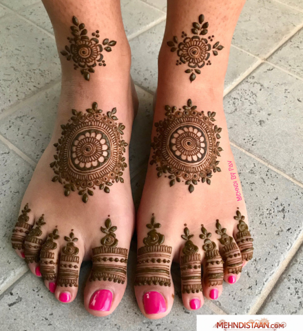 Back Side Leg Mehndi Design