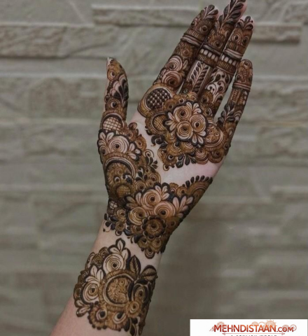 Beautiful Khafif Mehndi Design