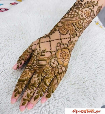 Best Khafif Mehndi Design