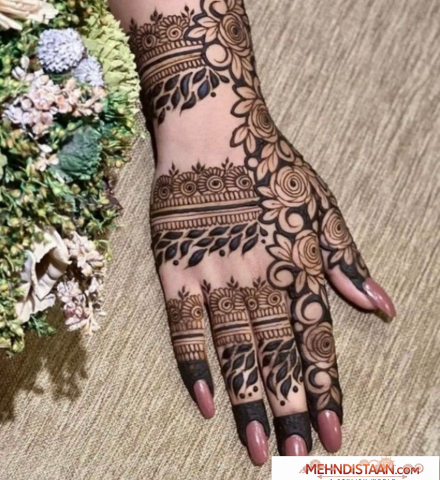 Khafif Mehndi Designs