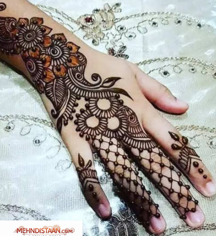 Back Hand Stylish Teej Mehndi Designs