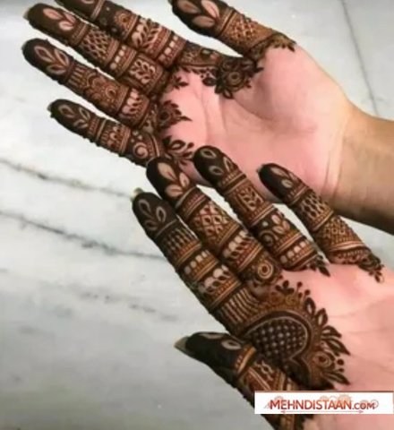 Finger Detailing mehndi