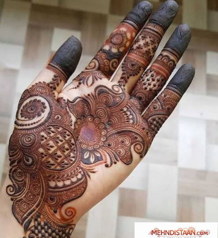 Front Hand Stylish Teej Mehndi Designs